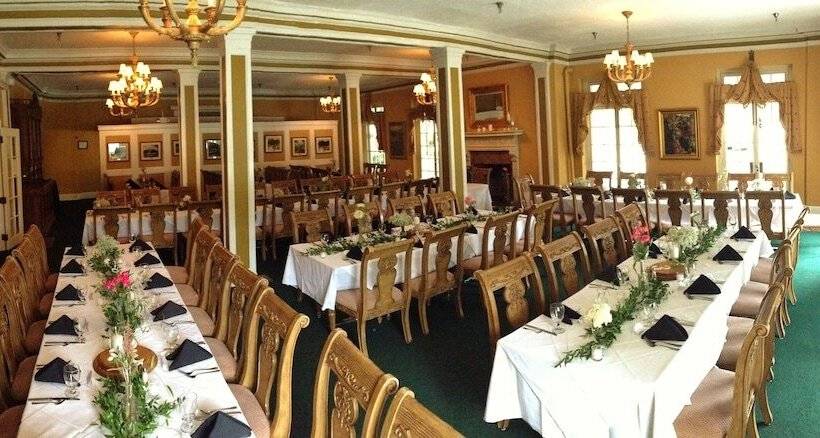 فندق The 1927 Lake Lure Inn & Spa