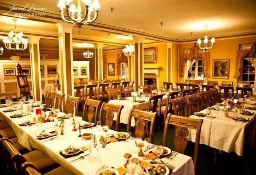 فندق The 1927 Lake Lure Inn & Spa