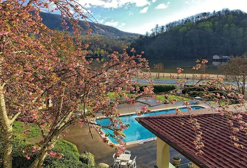 فندق The 1927 Lake Lure Inn & Spa