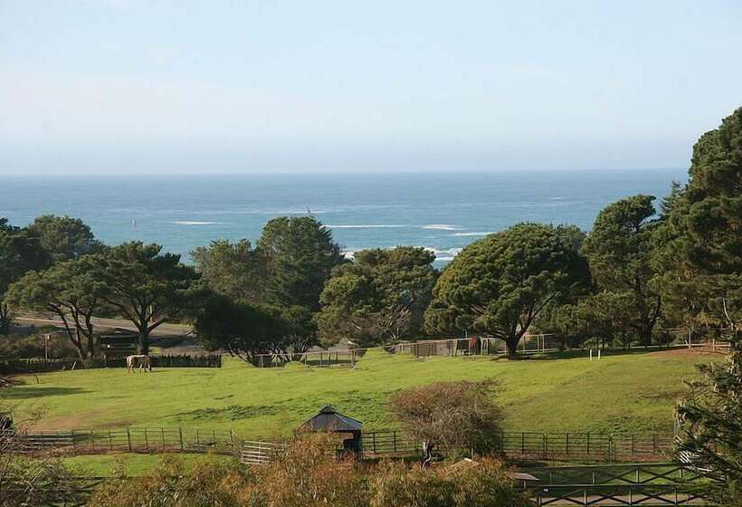 Отель The Stanford Inn By The Sea Eco Resort