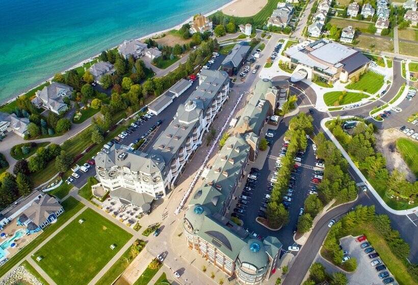 בית מלון כפרי Village Suites Bay Harbor