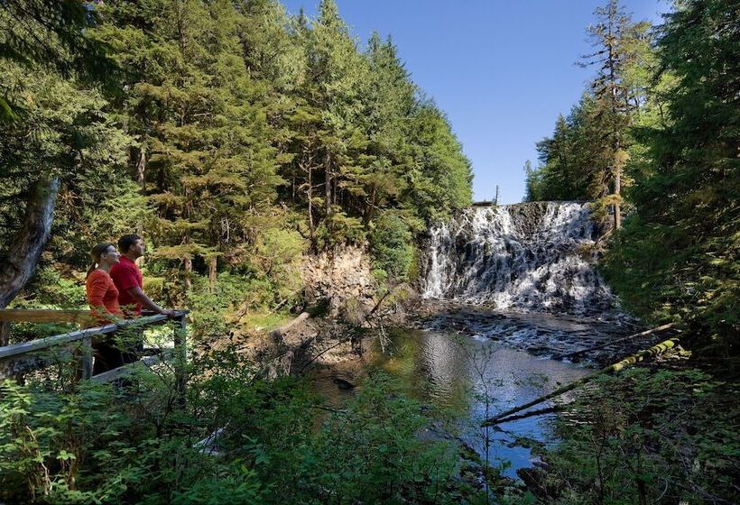 فندق Waterfall Resort
