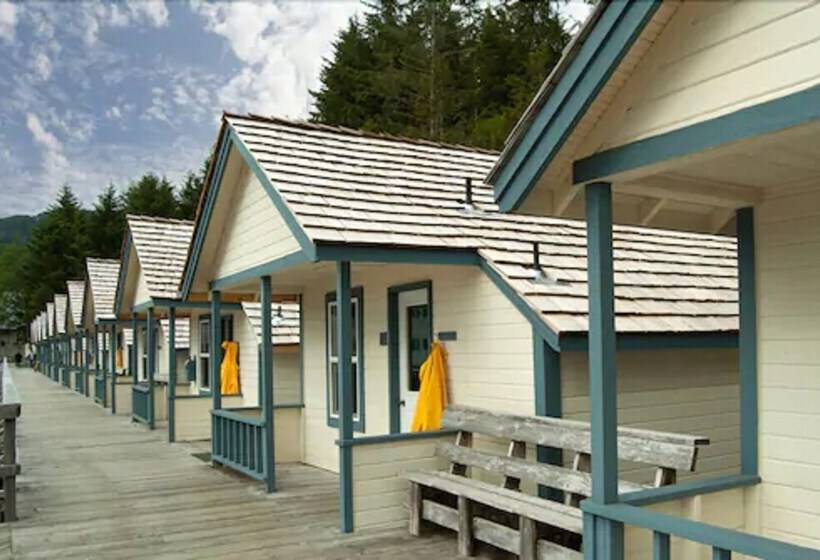 فندق Waterfall Resort