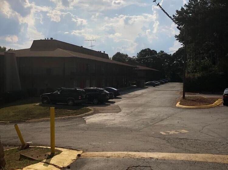 فندق على الطريق Haven Inn & Suites