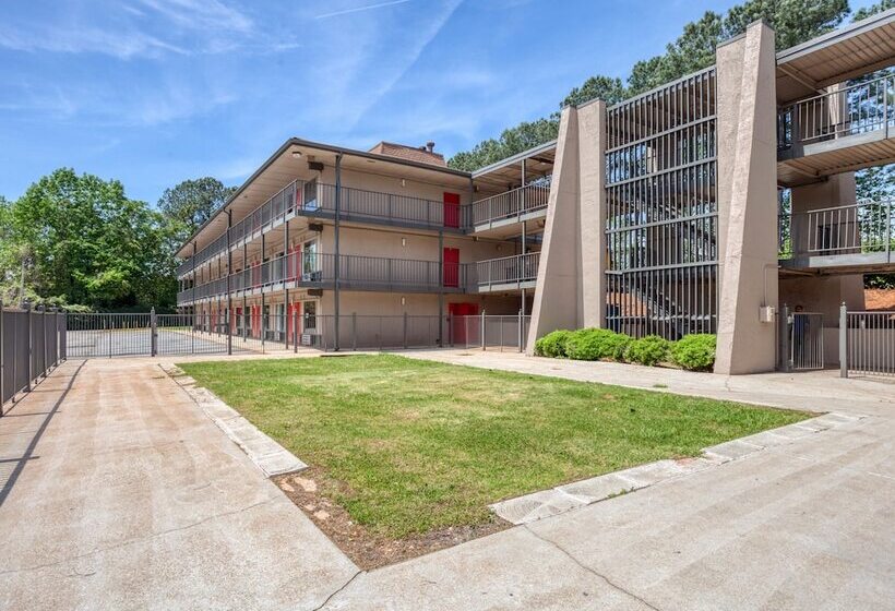 فندق على الطريق Haven Inn & Suites