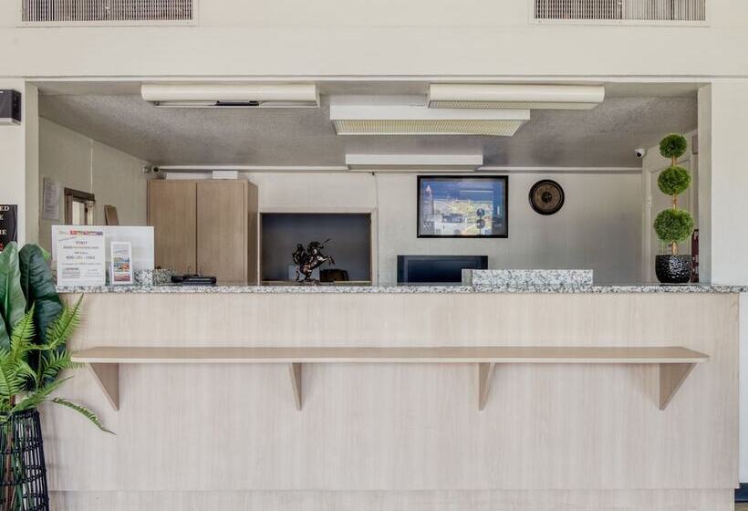 فندق على الطريق Haven Inn & Suites