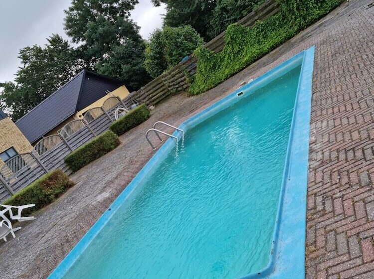 بنسيون Skuldelev Kro