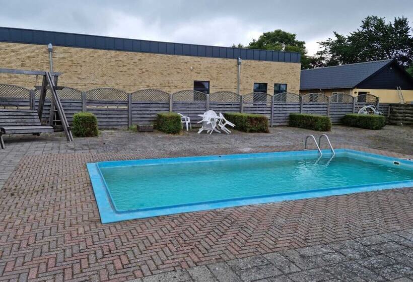 بنسيون Skuldelev Kro