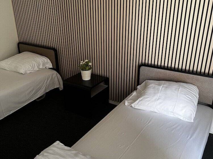 بنسيون Skuldelev Kro