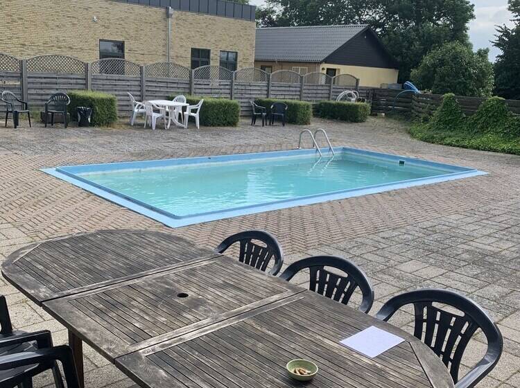 بنسيون Skuldelev Kro