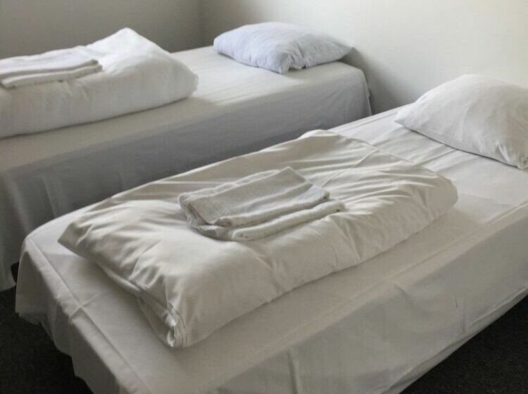 بنسيون Skuldelev Kro