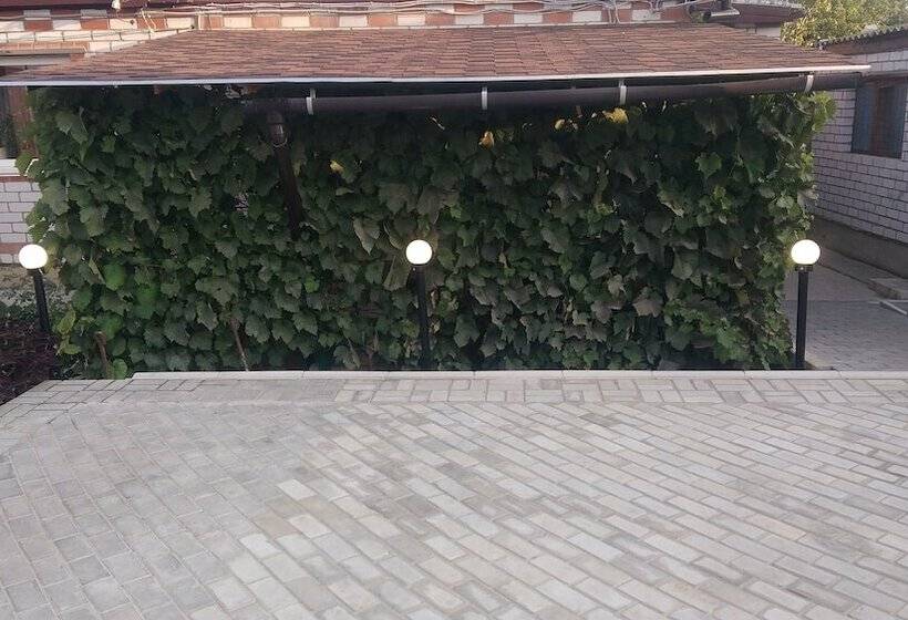 پانسیون V Gostyakh U Baby Poli