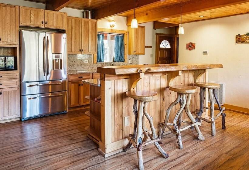 Red House   Minutes To Shaver Lake!