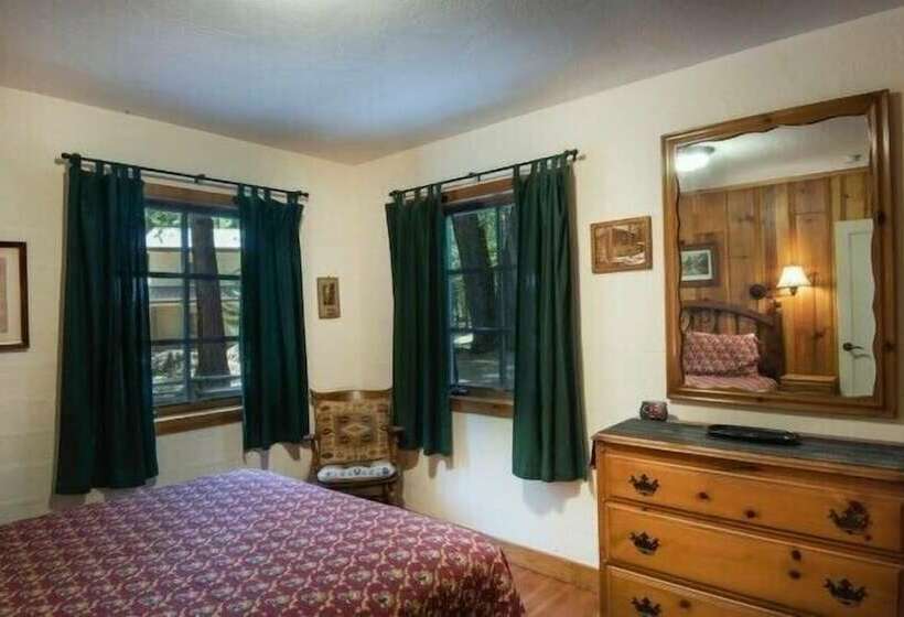 Scenic Wonders Bassett Cabin 5 Bedrooms