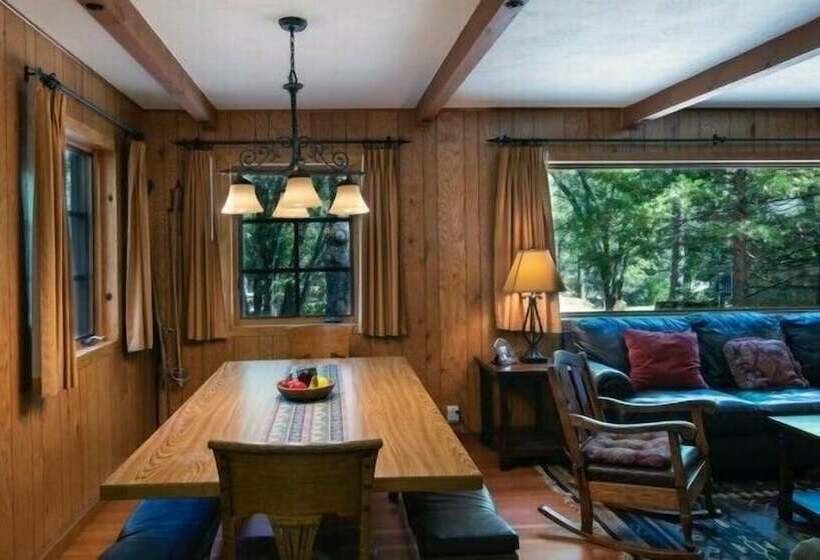 Scenic Wonders Bassett Cabin 5 Bedrooms
