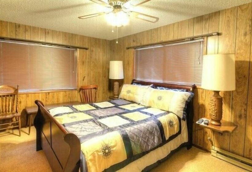 Scenic Wonders Papa Bear Cabin 3 Bedroom