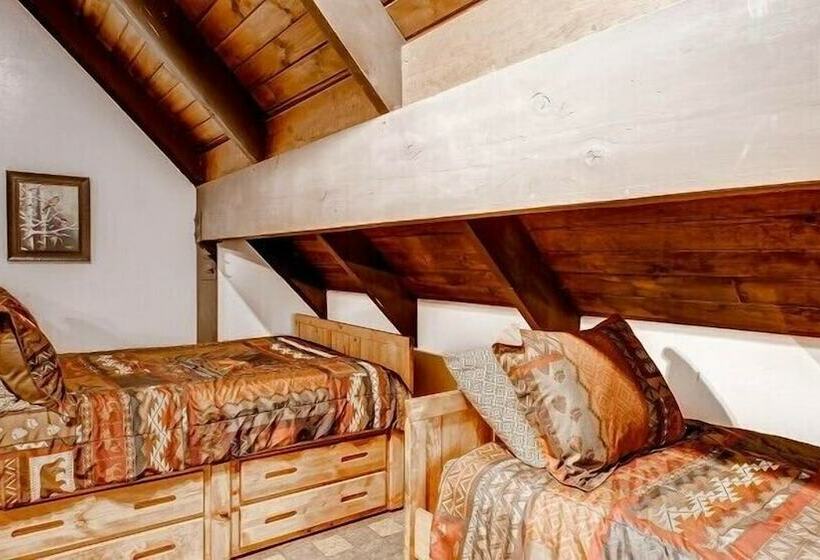 Scenic Wonders Yosemite Creekside Loft