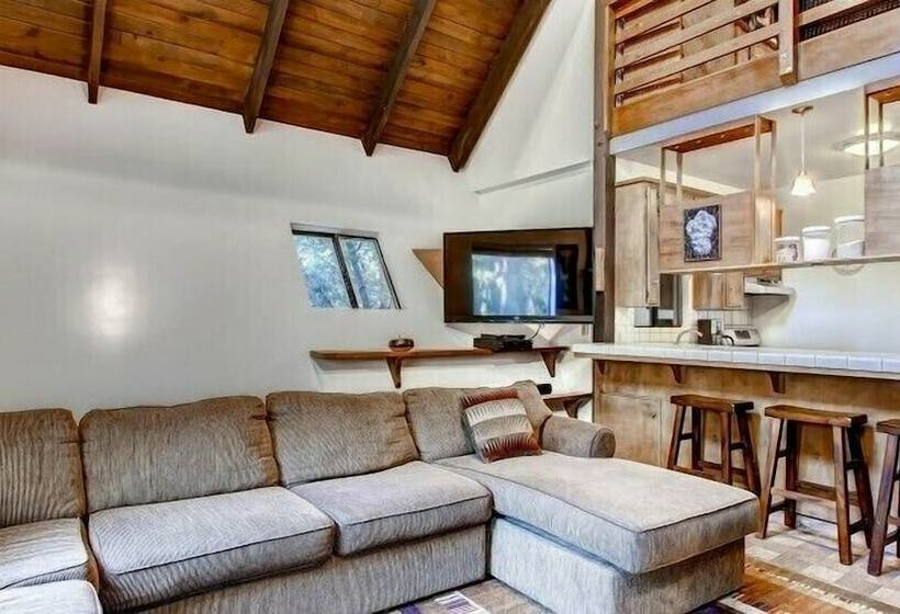 Scenic Wonders Yosemite Creekside Loft