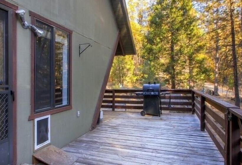 Scenic Wonders Yosemite Creekside Loft
