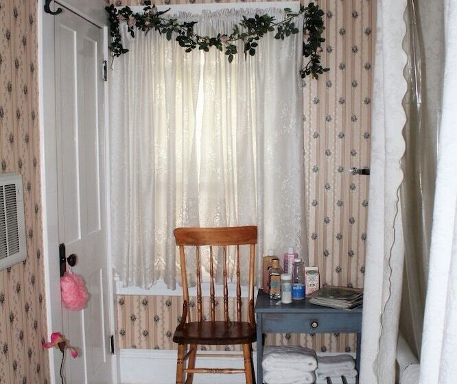 The Bradford House B&b