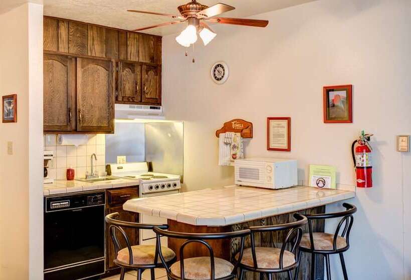 Yosemite Spring Studio B104