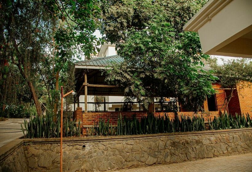 هتل Bamboo Village