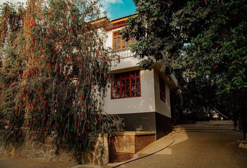 هتل Bamboo Village