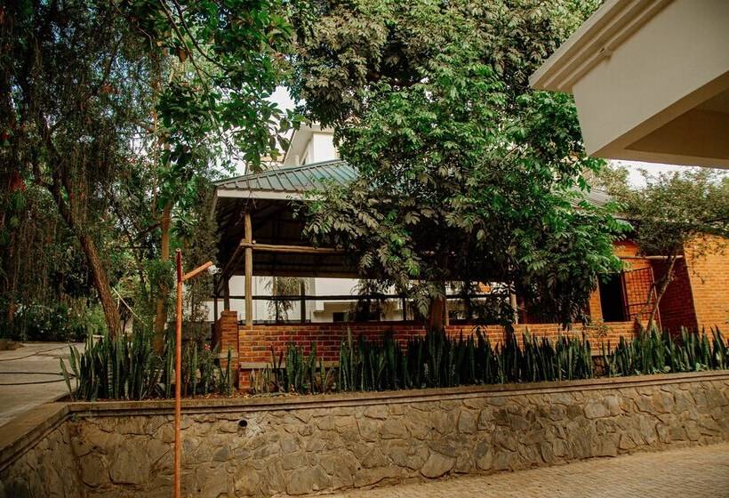 هتل Bamboo Village