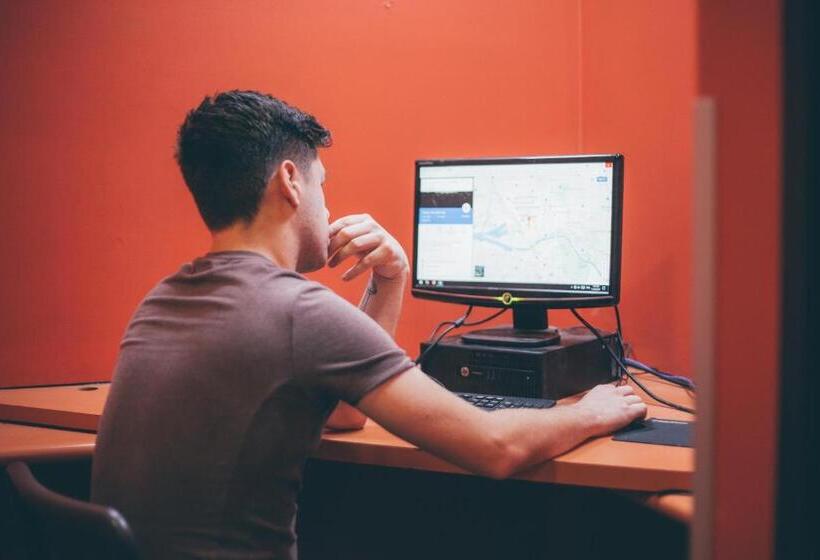 فندق صغير Melbourne City Backpackers