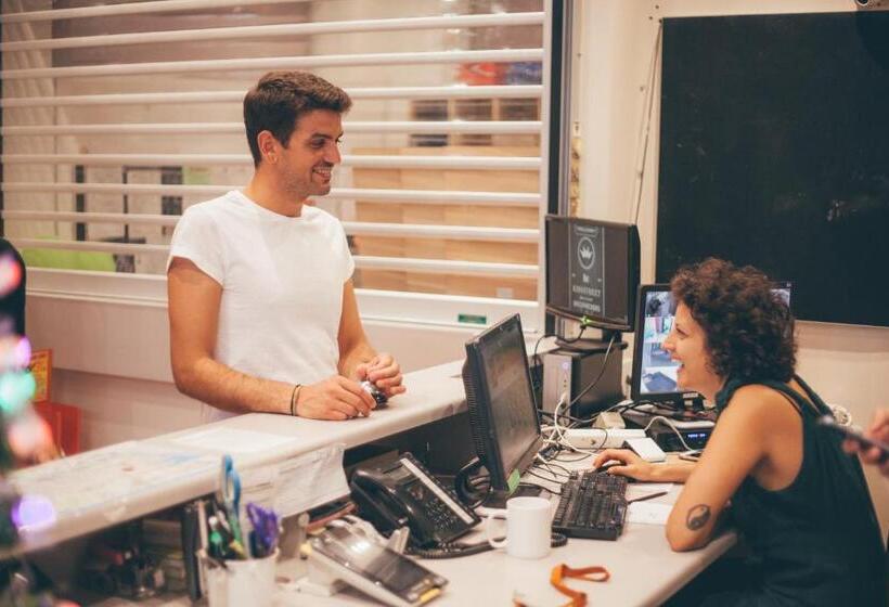 فندق صغير Melbourne City Backpackers