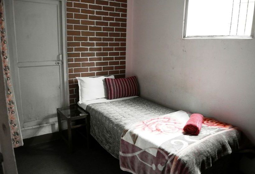 هاستل Shree Lal Inn