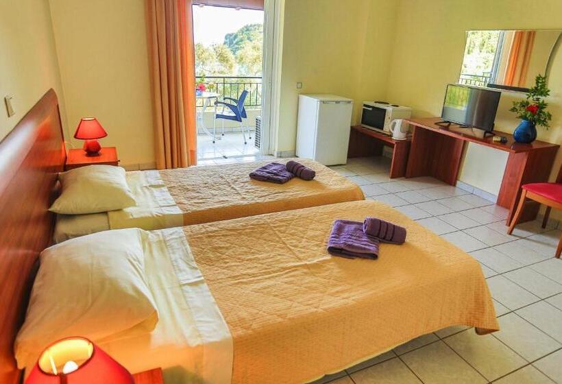 Amfitriti Hotel & Studios