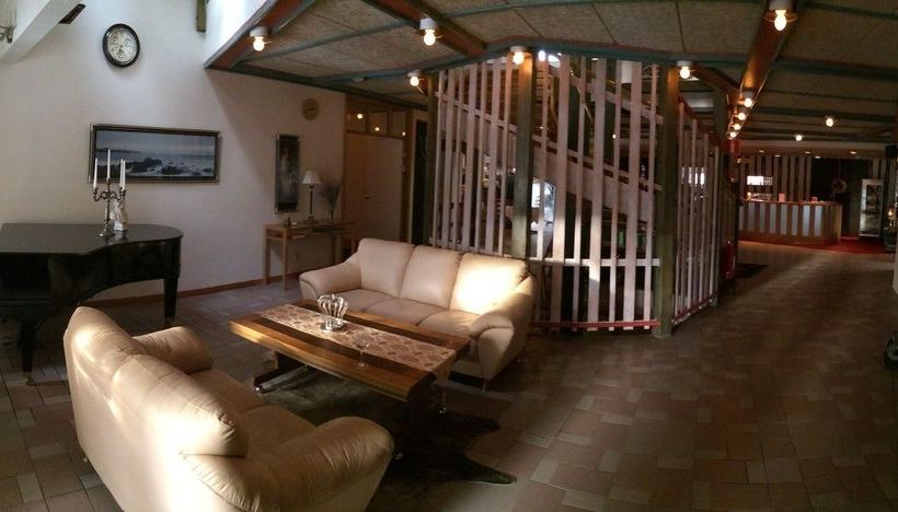 בית מלון כפרי Villa Gladtjärn