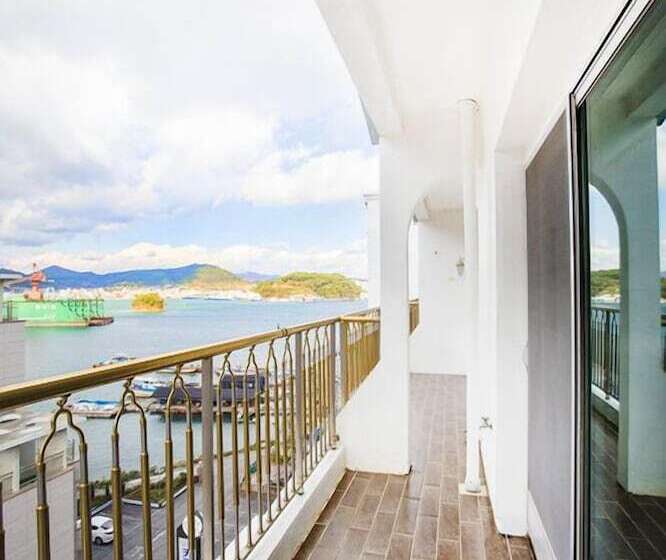 Bay Condo Hotel Tongyeong