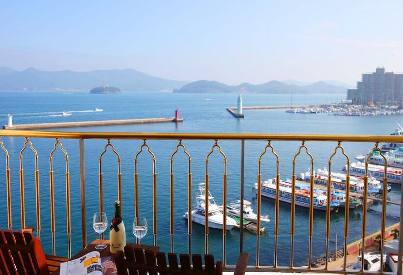 Bay Condo Hotel Tongyeong