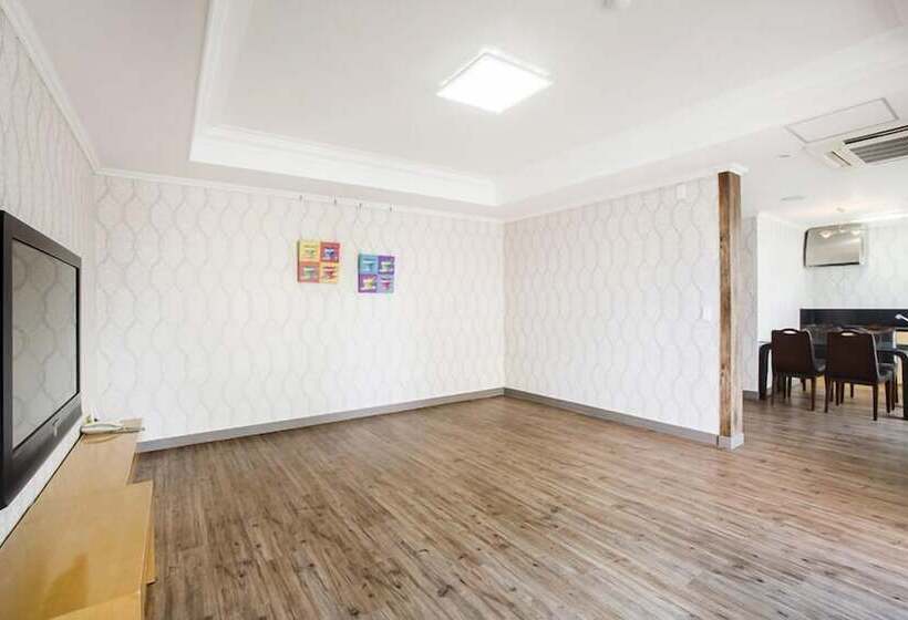 Bay Condo Hotel Tongyeong