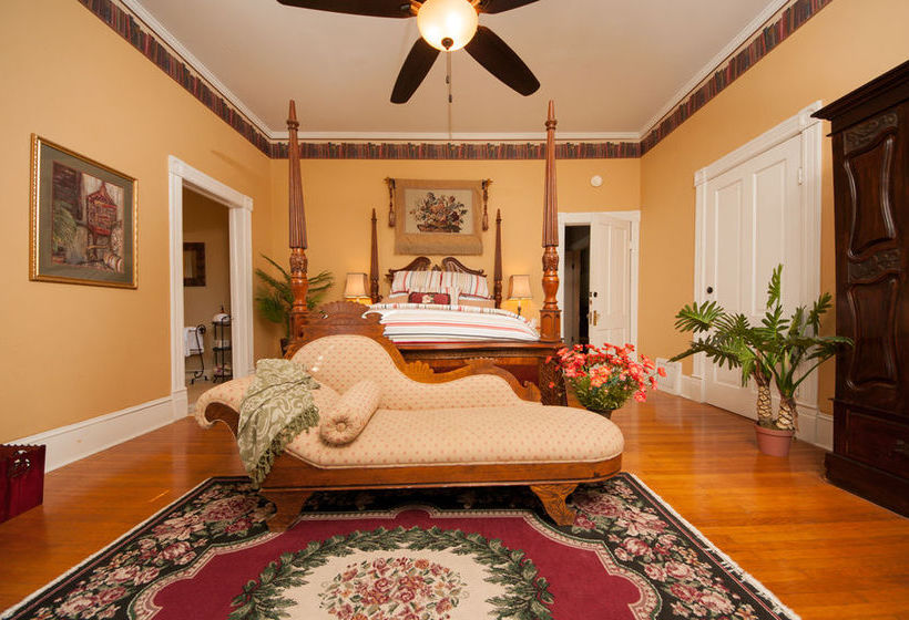 مبيت وإفطار Antebellum Inn