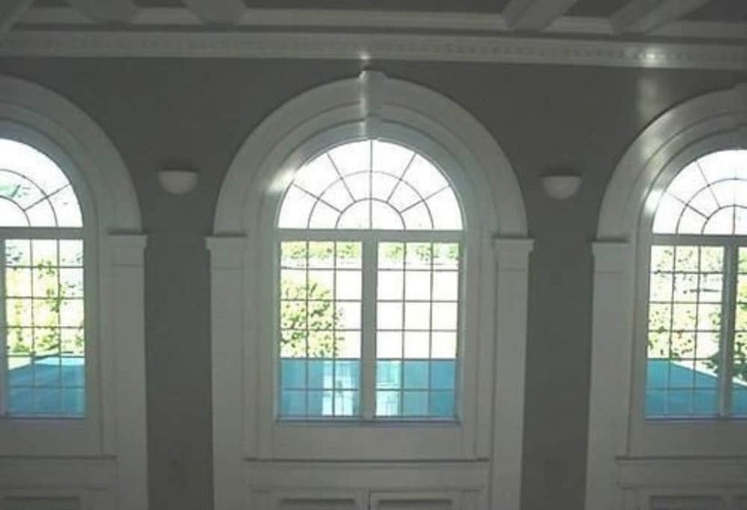 مبيت وإفطار Claremont Inn & Winery