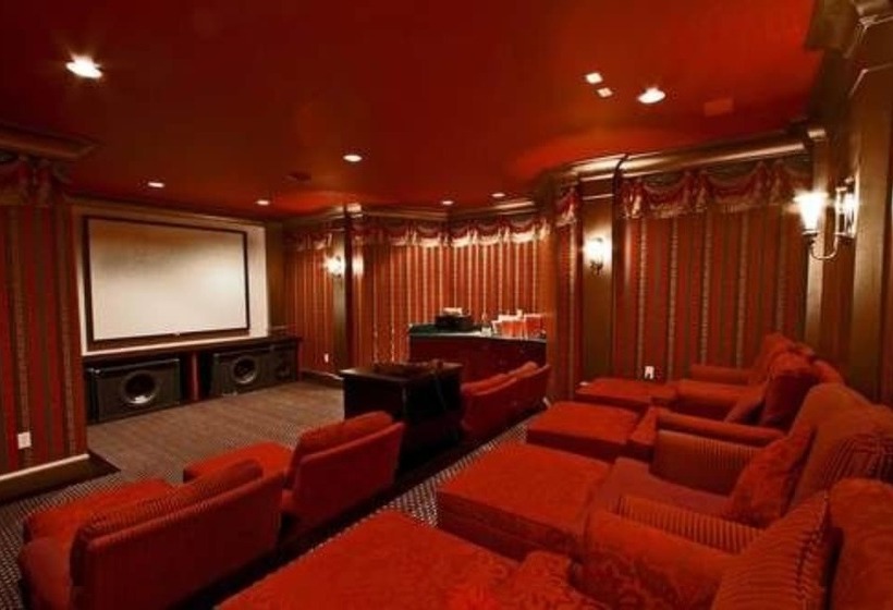 مبيت وإفطار Claremont Inn & Winery