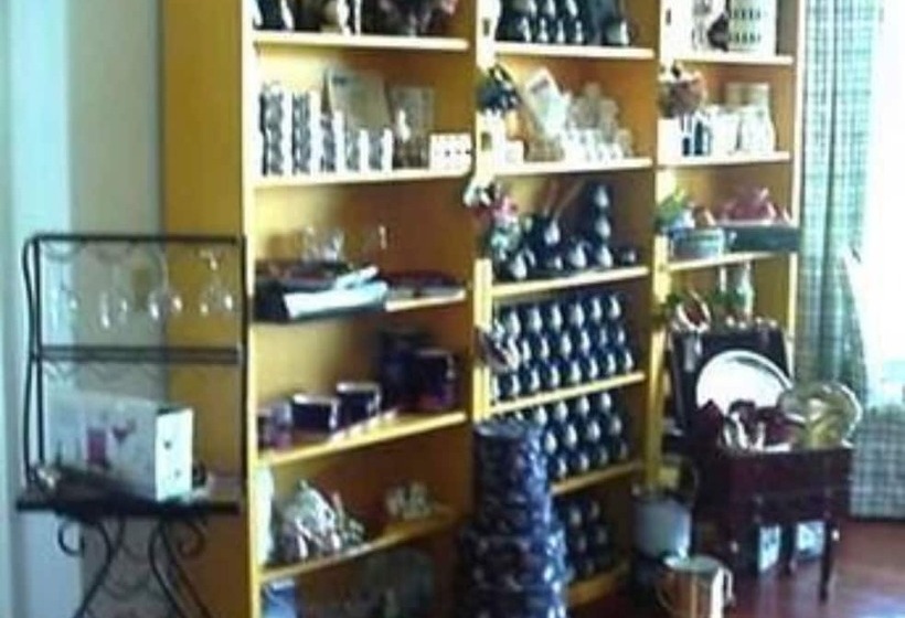 مبيت وإفطار Claremont Inn & Winery