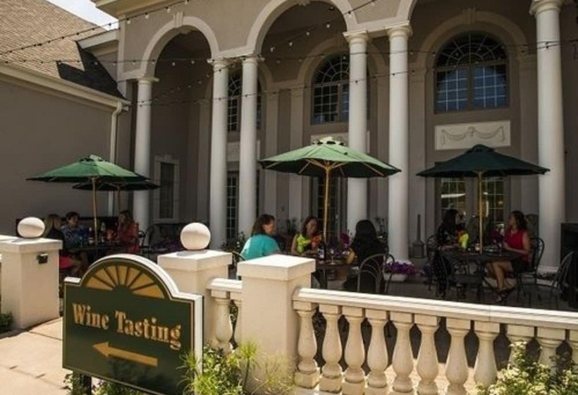 مبيت وإفطار Claremont Inn & Winery