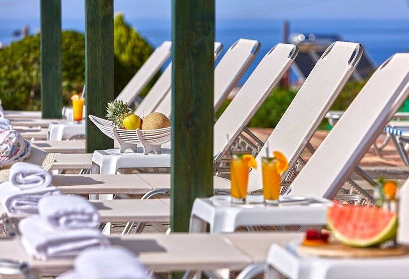 Everest Apartments And Suites