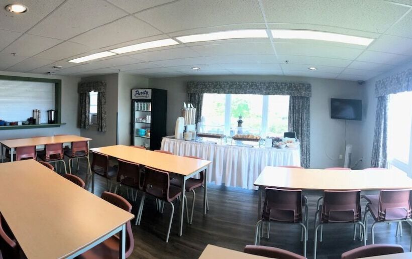 Glendenning Hall At Holland College