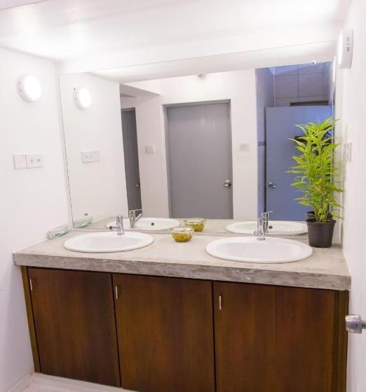 Hostel Republic At Galle Face