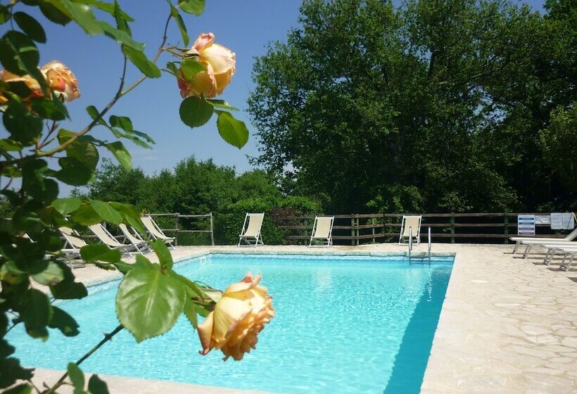 فندق Fattoria Agriturismo Nerbona