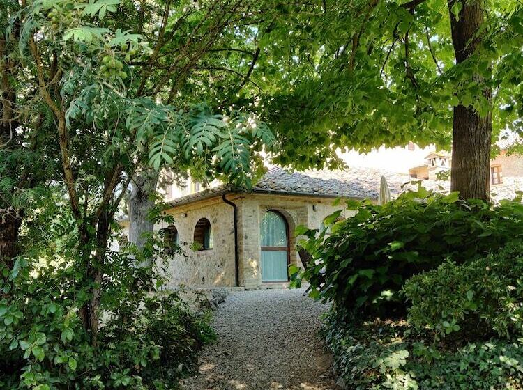 فندق Fattoria Agriturismo Nerbona