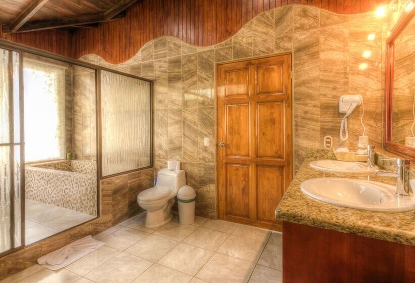 فندق Arenal Waterfall Lodge Villas