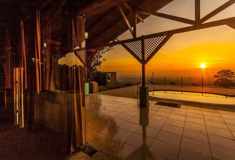 فندق Arenal Waterfall Lodge Villas