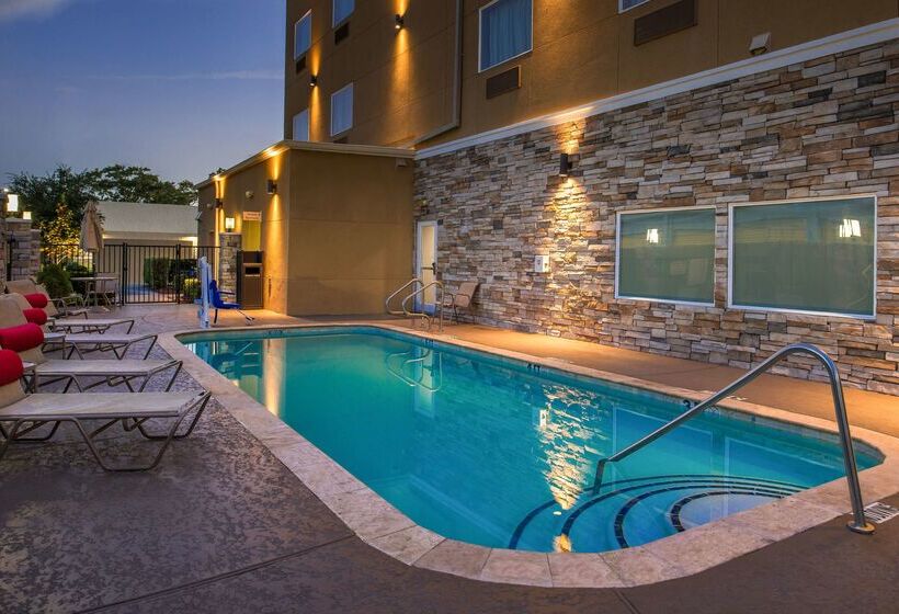 ホテル Best Western Plus Lake Jackson Inn & Suites