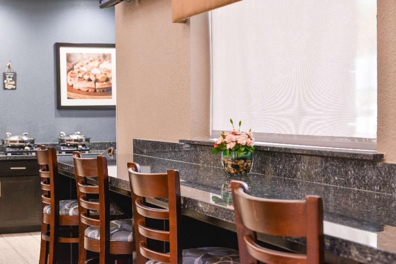 ホテル Best Western Plus Lake Jackson Inn & Suites